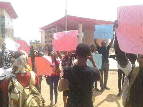 UNILORIN NEW STUDENTS PROTESTING FOR NOT BEEN CLEARED Post Image 5 | Forum - My Exam Point